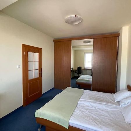 Apartman Obchodna Bratislava Luaran gambar