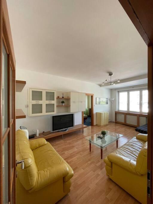 Apartman Obchodna Bratislava Luaran gambar
