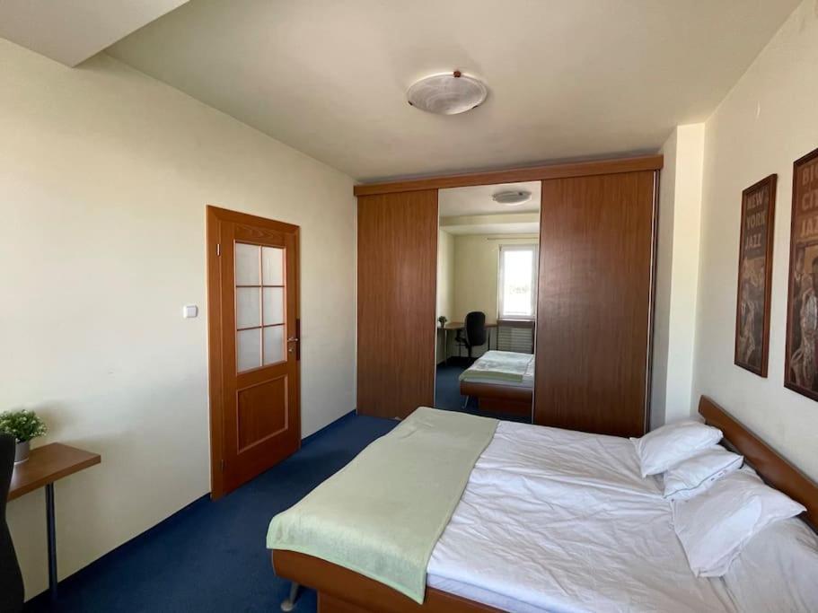 Apartman Obchodna Bratislava Luaran gambar