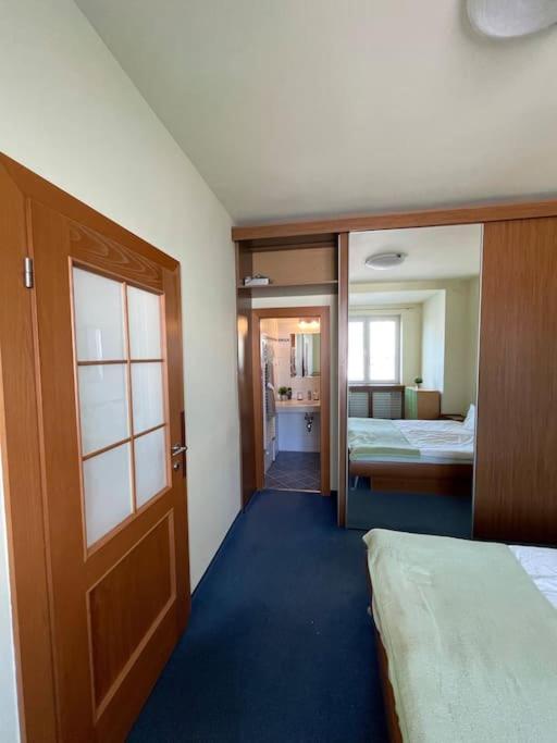 Apartman Obchodna Bratislava Luaran gambar