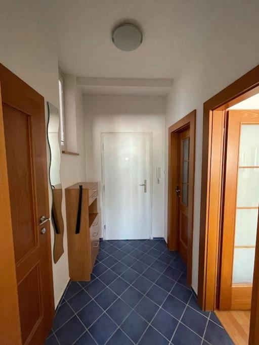 Apartman Obchodna Bratislava Luaran gambar